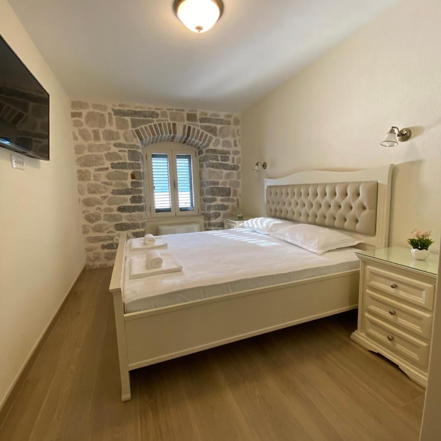 Apartments Marijaz Kotor Luaran gambar
